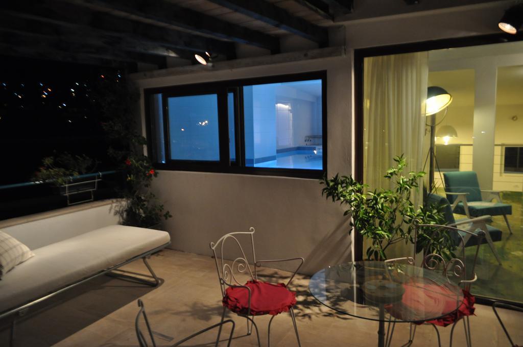 Apartments Rux De Luxe Bar Exteriör bild